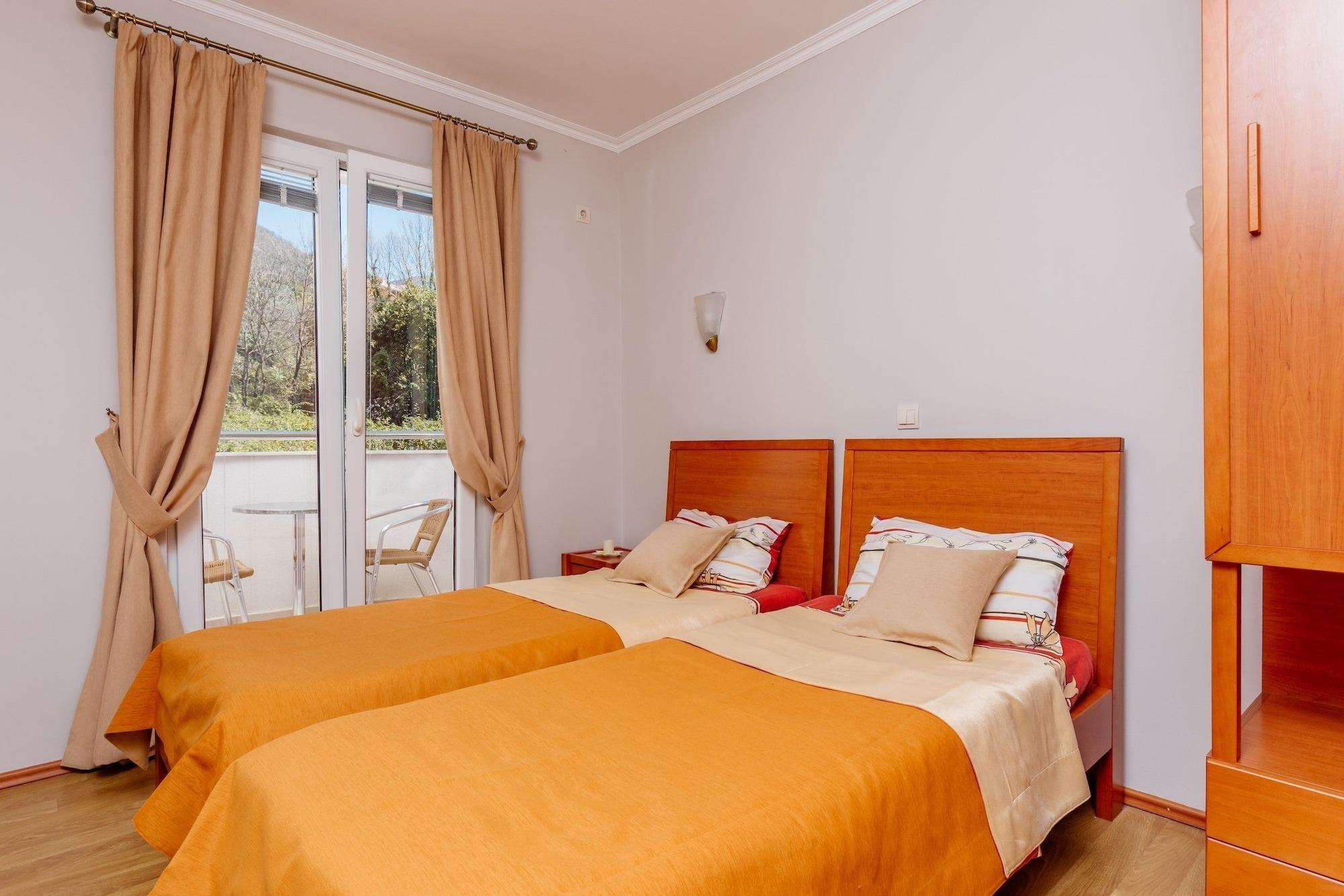 Apartments Perper Tivat Exterior photo