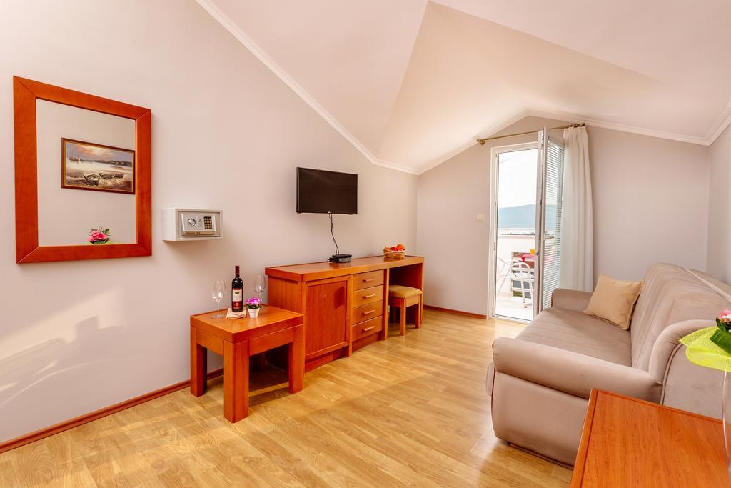 Apartments Perper Tivat Exterior photo