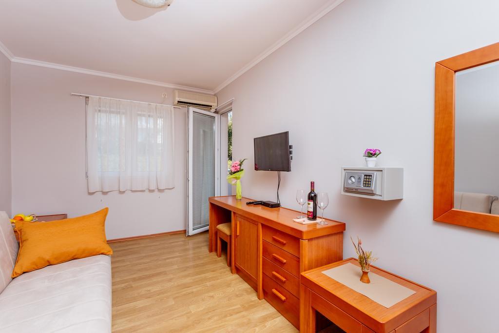 Apartments Perper Tivat Exterior photo
